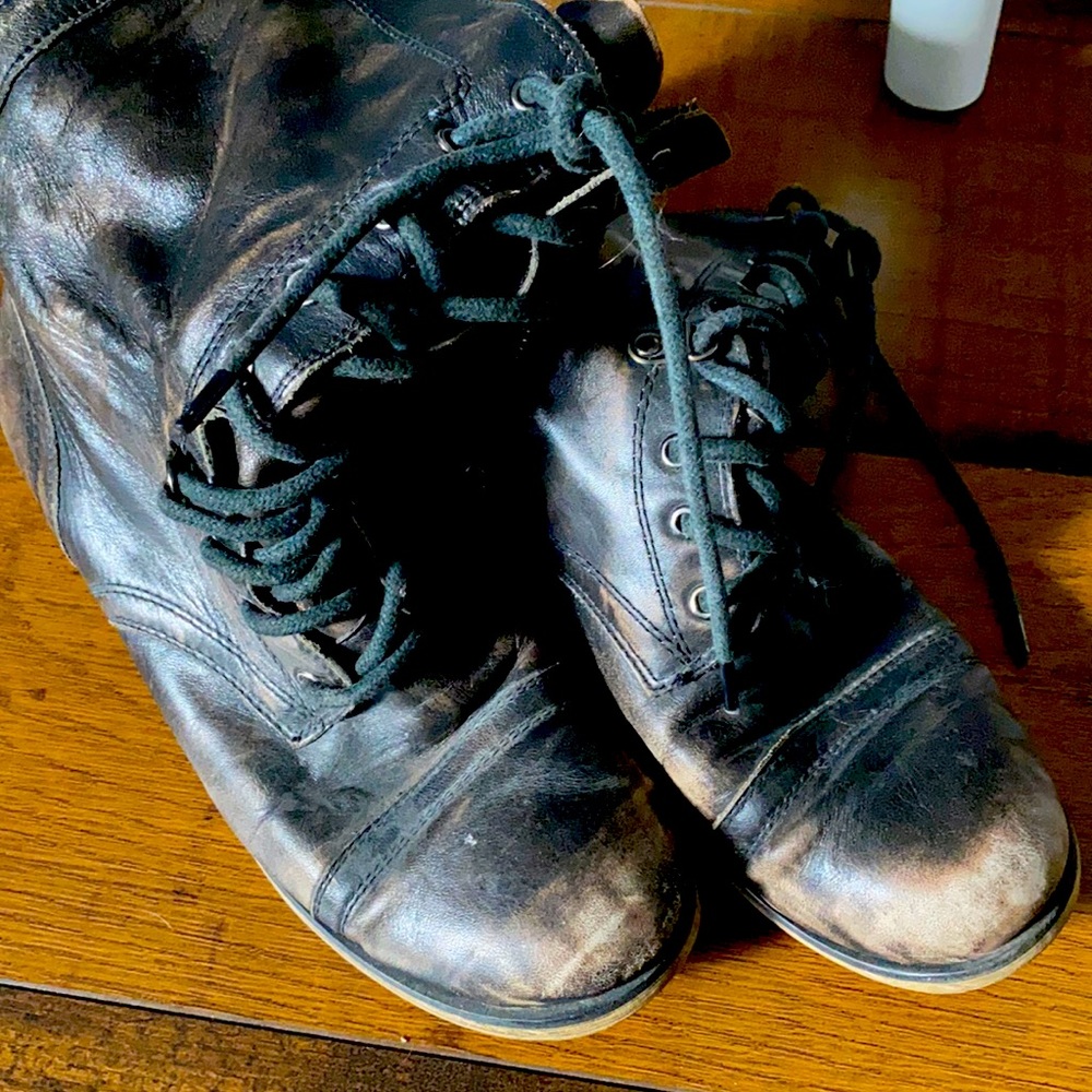 Aldo distressed leather combat boots- size us 8